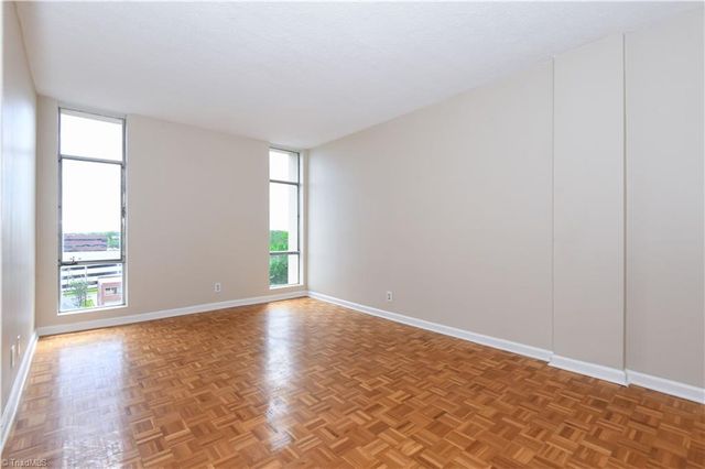 1101 N Elm Street 906, Greensboro, NC 27401