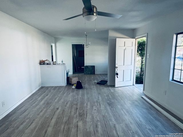 318 Charcliff, San Antonio, TX 78220