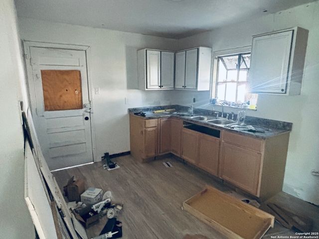 318 Charcliff, San Antonio, TX 78220