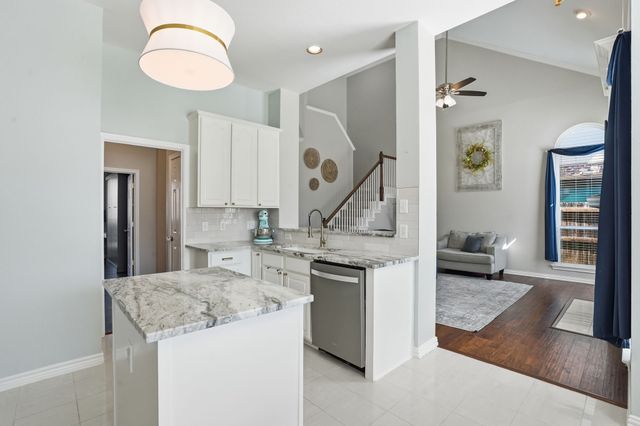 2316 Leafy Glen Court, Bedford, TX 76022