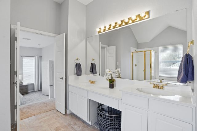 2316 Leafy Glen Court, Bedford, TX 76022