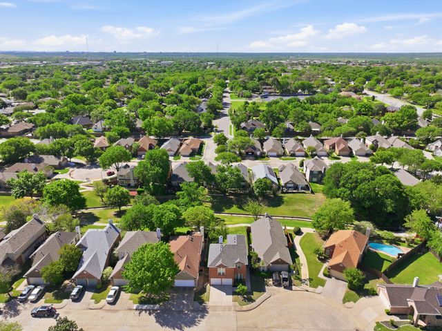 2316 Leafy Glen Court, Bedford, TX 76022