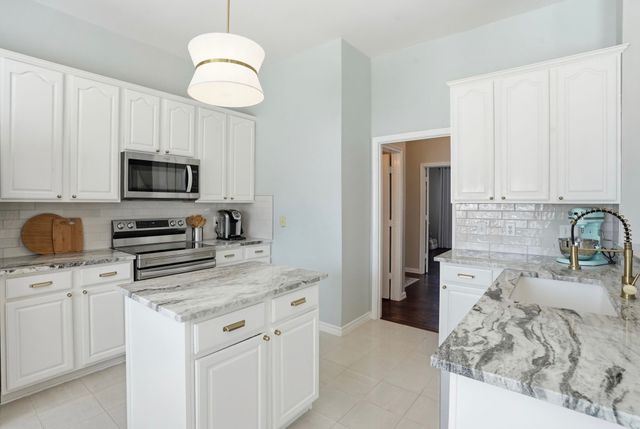 2316 Leafy Glen Court, Bedford, TX 76022