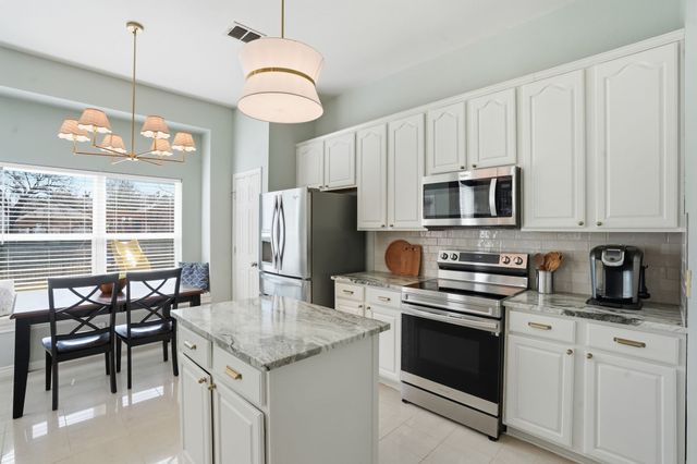 2316 Leafy Glen Court, Bedford, TX 76022