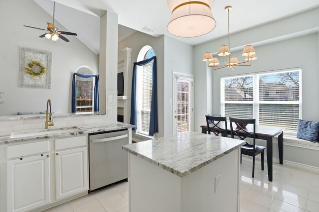 2316 Leafy Glen Court, Bedford, TX 76022