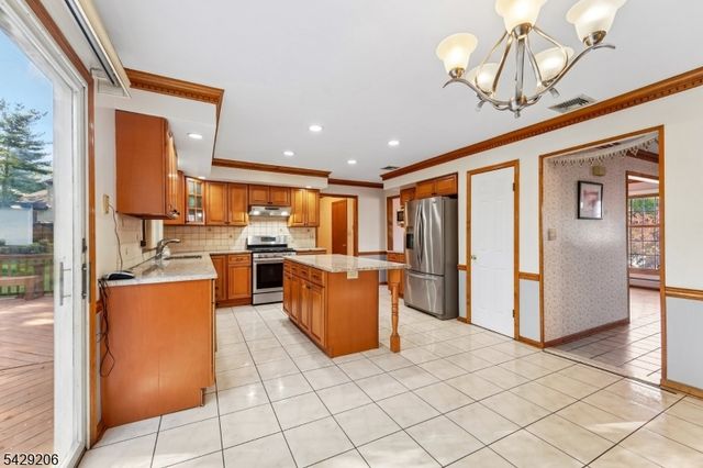 86 Timberline Dr, Wayne Twp., NJ 07470