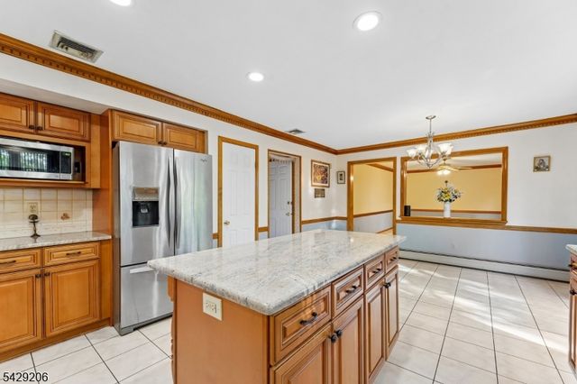 86 Timberline Dr, Wayne Twp., NJ 07470