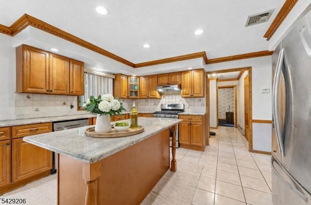 86 Timberline Dr, Wayne Twp., NJ 07470