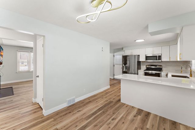 1401 Nevada Avenue S, Saint Louis Park, MN 55426