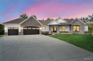 5 Schaper Farms Court, Foristell, MO 63348