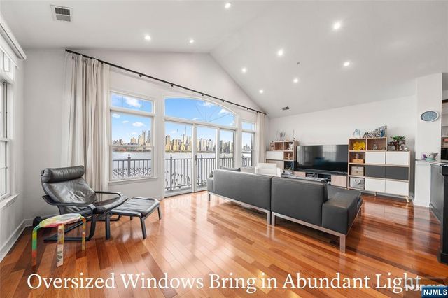 11 Lydia, West New York, NJ 07093