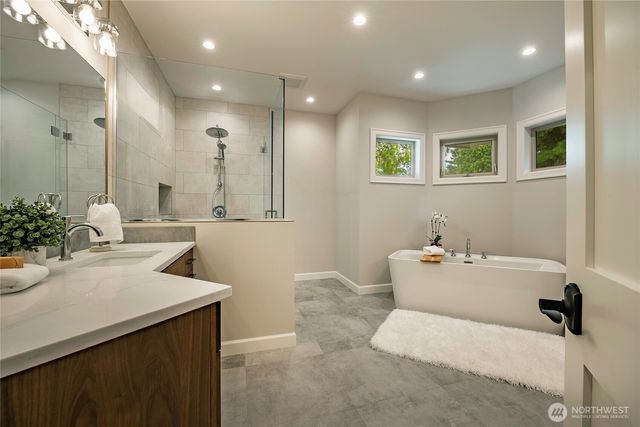 8784 Goshawk Road, Blaine, WA 98230
