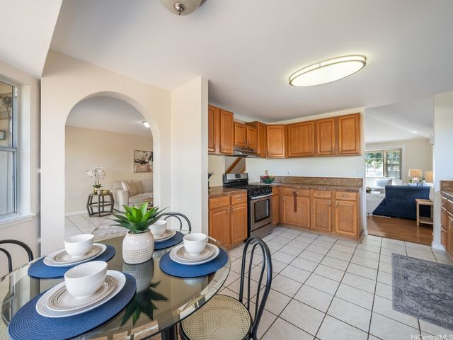 91-209 Ihee Place, Kapolei, HI 96707