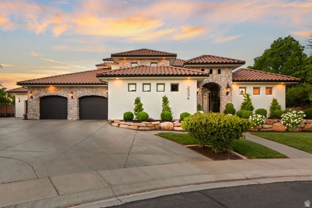 2334 LEDA LN, Santa Clara, UT 84765