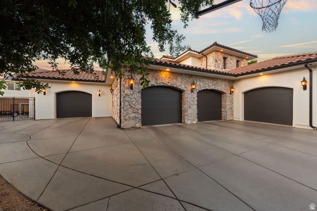 2334 LEDA LN, Santa Clara, UT 84765