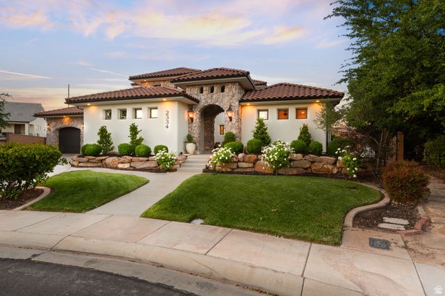 2334 LEDA LN, Santa Clara, UT 84765