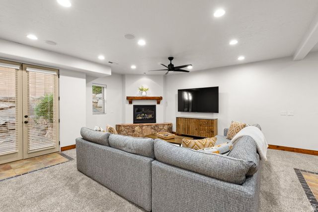 2334 LEDA LN, Santa Clara, UT 84765