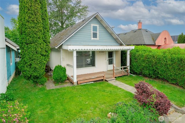 2058 2060 Main Street, Ferndale, WA 98248