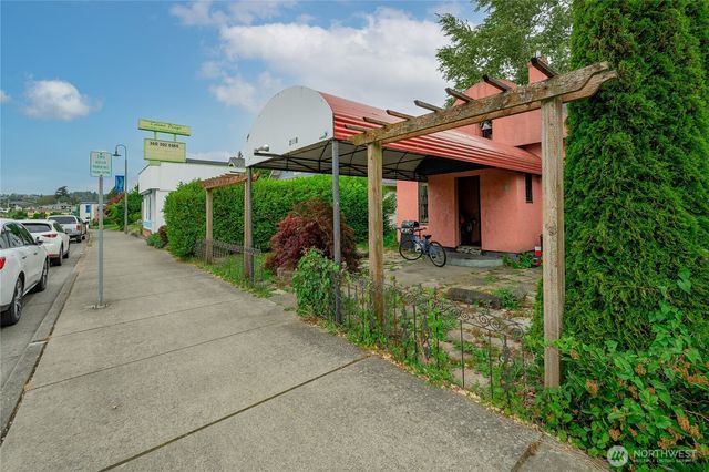 2058 2060 Main Street, Ferndale, WA 98248