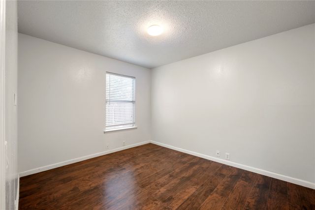 206 Shady Brook Drive, Arlington, TX 76002