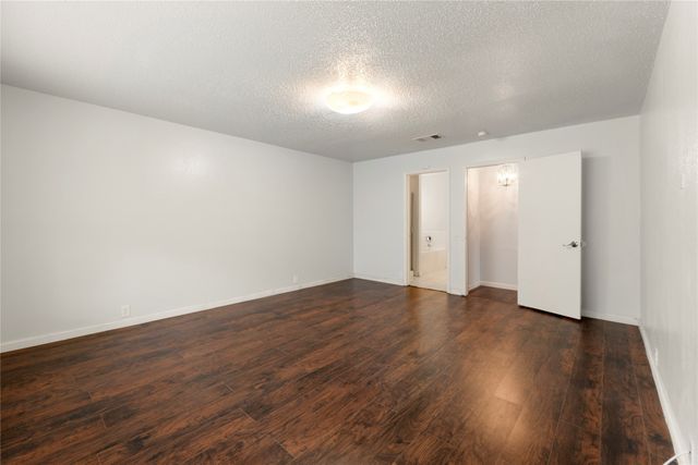 206 Shady Brook Drive, Arlington, TX 76002