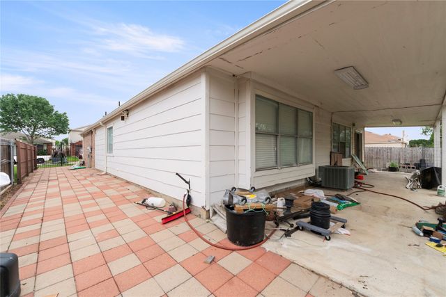 206 Shady Brook Drive, Arlington, TX 76002