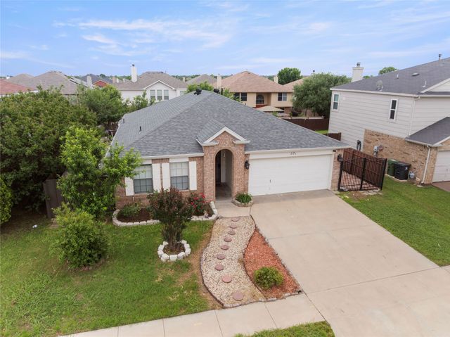 206 Shady Brook Drive, Arlington, TX 76002