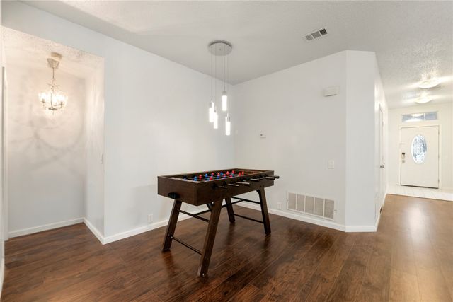 206 Shady Brook Drive, Arlington, TX 76002