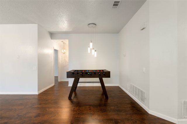 206 Shady Brook Drive, Arlington, TX 76002