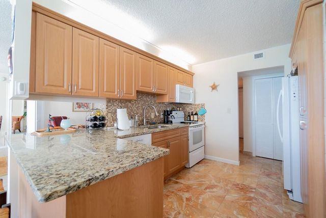 4200 N Ocean Drive 1-1806, Singer Island, FL 33404