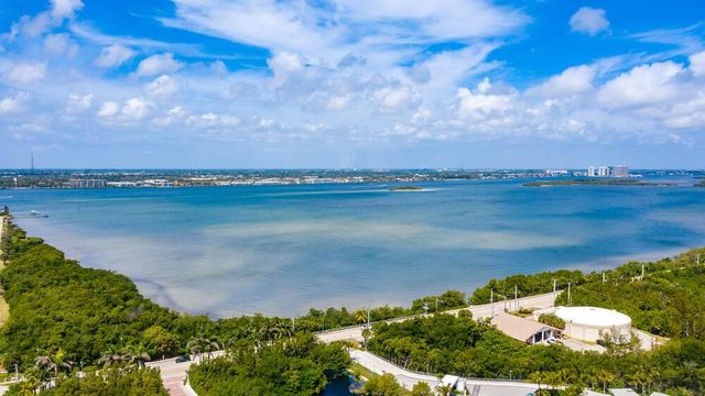 4200 N Ocean Drive 1-1806, Singer Island, FL 33404