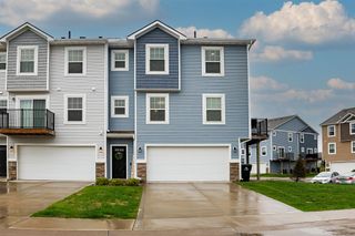 2702 NW Kate Shelley Lane, Ankeny, IA 50023