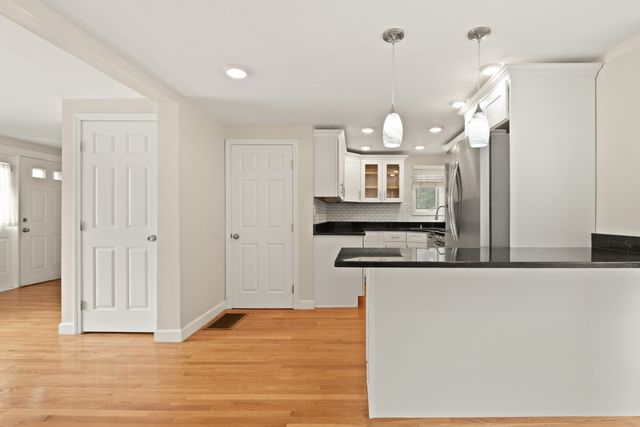 773 Boston St 773, Lynn, MA 01905