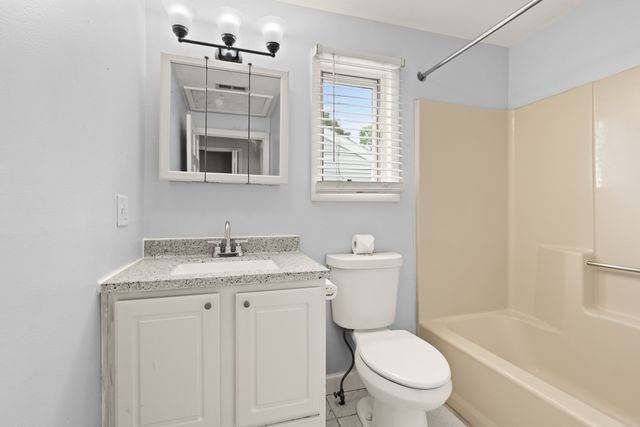 773 Boston St 773, Lynn, MA 01905