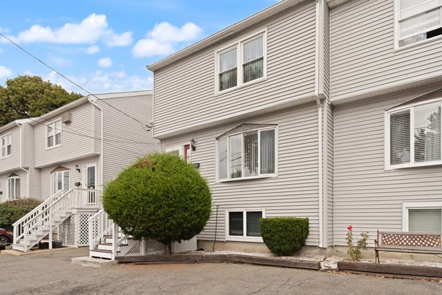 773 Boston St 773, Lynn, MA 01905