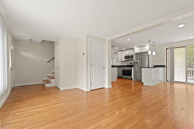773 Boston St 773, Lynn, MA 01905