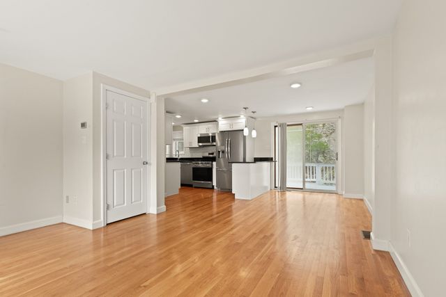 773 Boston St 773, Lynn, MA 01905