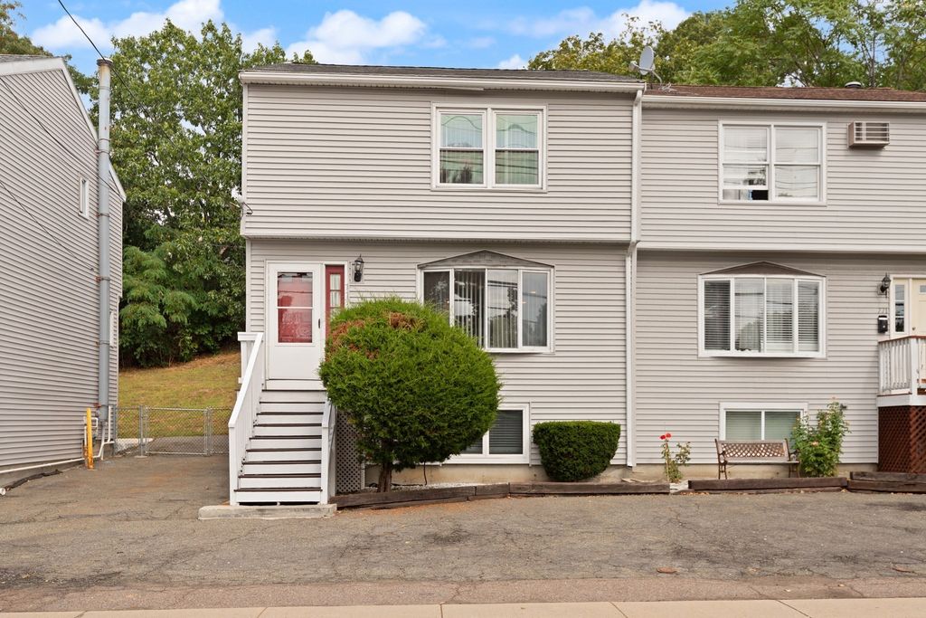 773 Boston St 773, Lynn, MA 01905