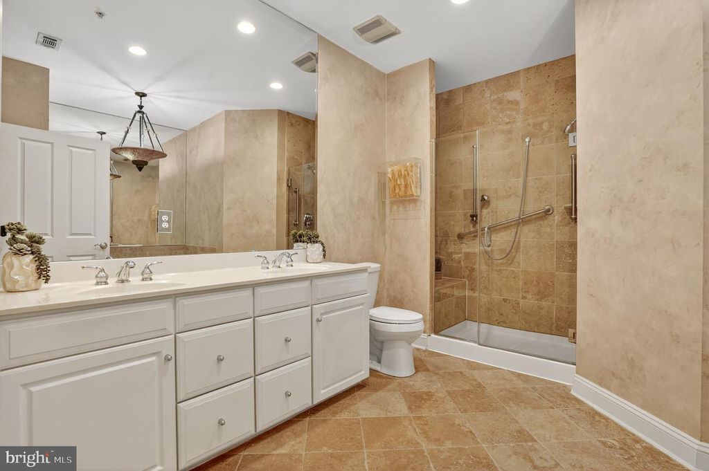 10400 STRATHMORE PARK CT #403, North Bethesda, MD 20852