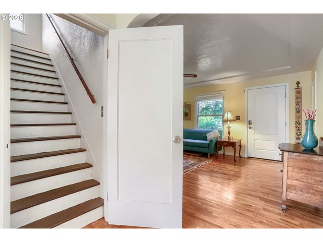 108 Ne 19TH Ave, Camas, WA 98607
