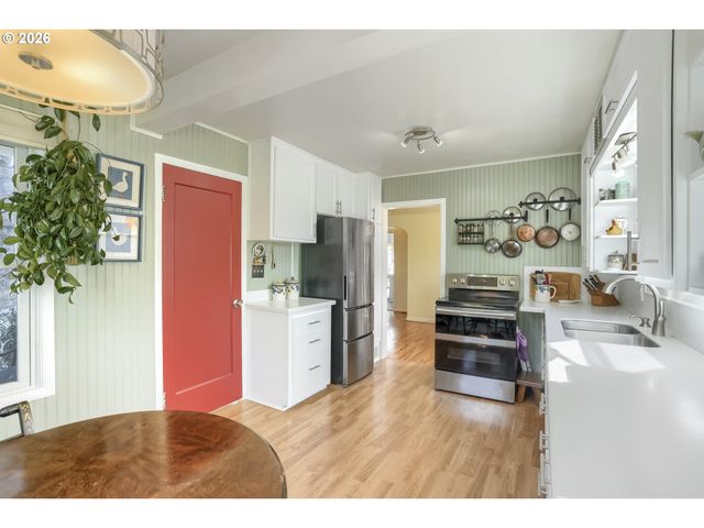 108 Ne 19TH Ave, Camas, WA 98607