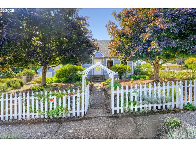 108 Ne 19TH Ave, Camas, WA 98607