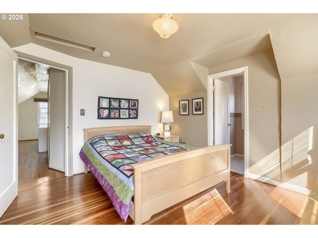 108 Ne 19TH Ave, Camas, WA 98607