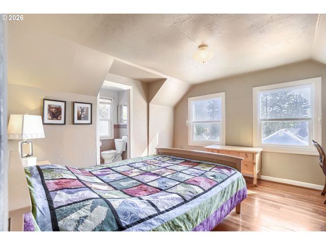 108 Ne 19TH Ave, Camas, WA 98607