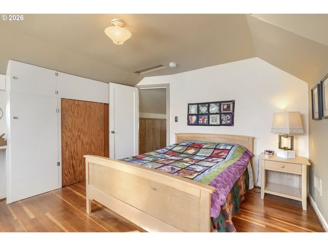 108 Ne 19TH Ave, Camas, WA 98607