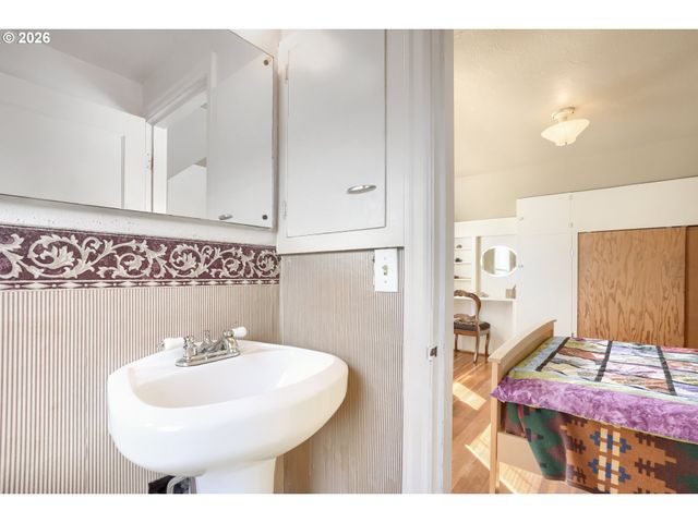 108 Ne 19TH Ave, Camas, WA 98607
