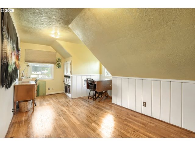 108 Ne 19TH Ave, Camas, WA 98607