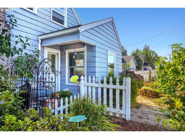 108 Ne 19TH Ave, Camas, WA 98607