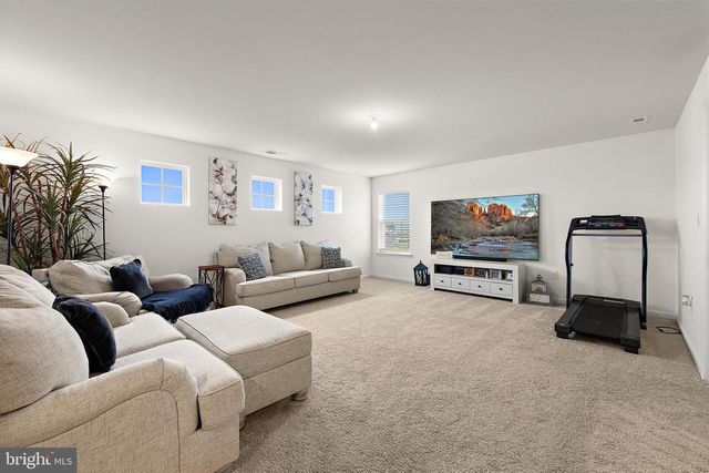 15 HOLLOWAY AVE, Manahawkin, NJ 08050