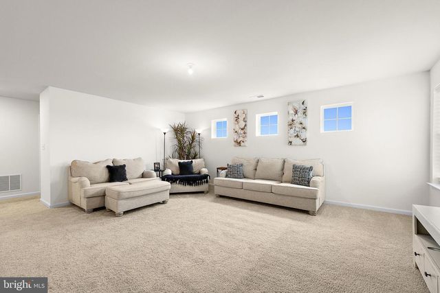 15 HOLLOWAY AVE, Manahawkin, NJ 08050